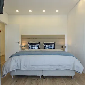 cascais-modern-bright-apartment-with-free-parking.hotels-lisbon-portugal.com/